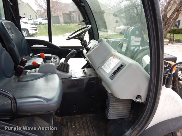 image for item DM4263 2012 Bobcat Toolcat 5600  utility vehicle