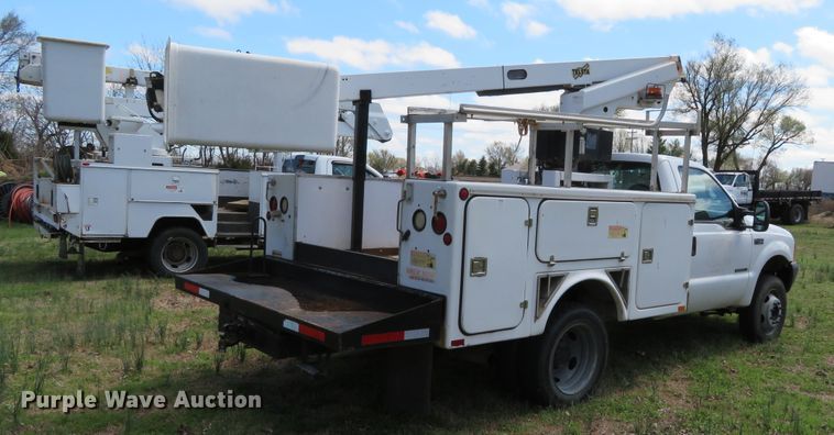 image for item DN5747 2001 Ford F450 Super Duty  bucket truck