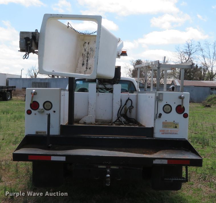 image for item DN5747 2001 Ford F450 Super Duty  bucket truck