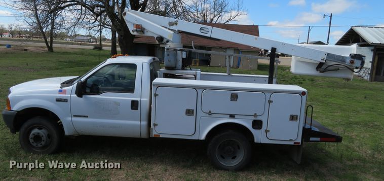 image for item DN5747 2001 Ford F450 Super Duty  bucket truck