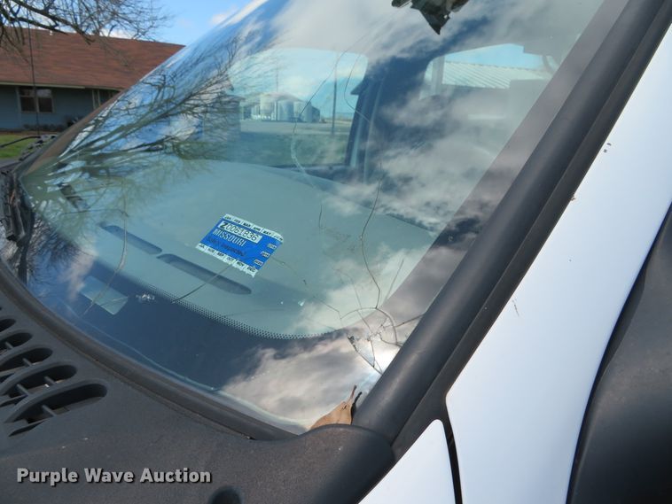 image for item DN5747 2001 Ford F450 Super Duty  bucket truck