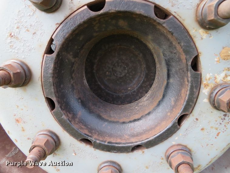 image for item DN5747 2001 Ford F450 Super Duty  bucket truck