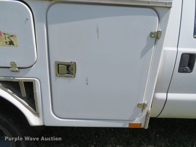 image for item DN5747 2001 Ford F450 Super Duty  bucket truck