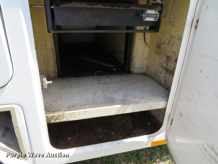 image for item DN5747 2001 Ford F450 Super Duty  bucket truck