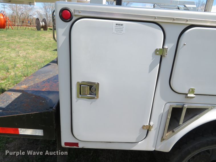 image for item DN5747 2001 Ford F450 Super Duty  bucket truck