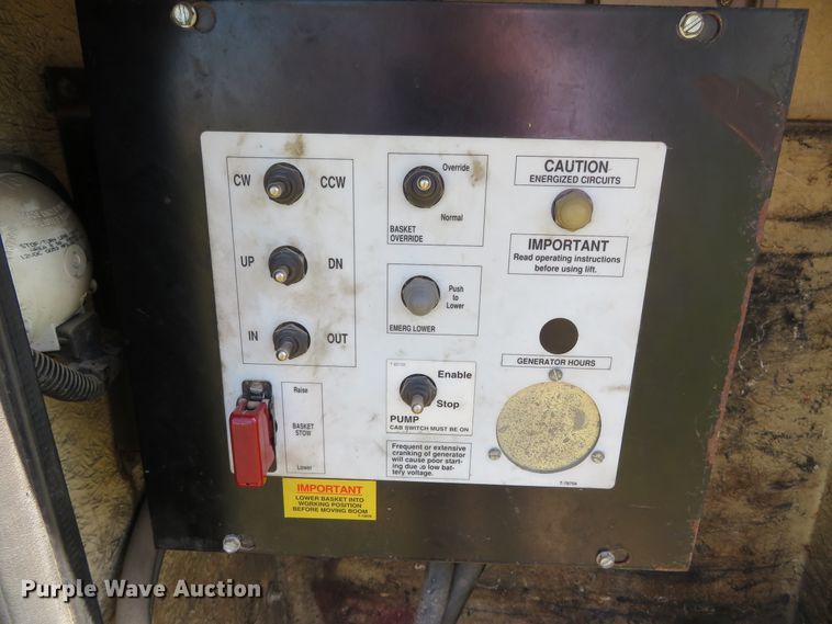 image for item DN5747 2001 Ford F450 Super Duty  bucket truck