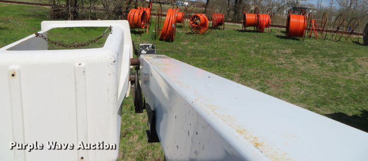 image for item DN5747 2001 Ford F450 Super Duty  bucket truck