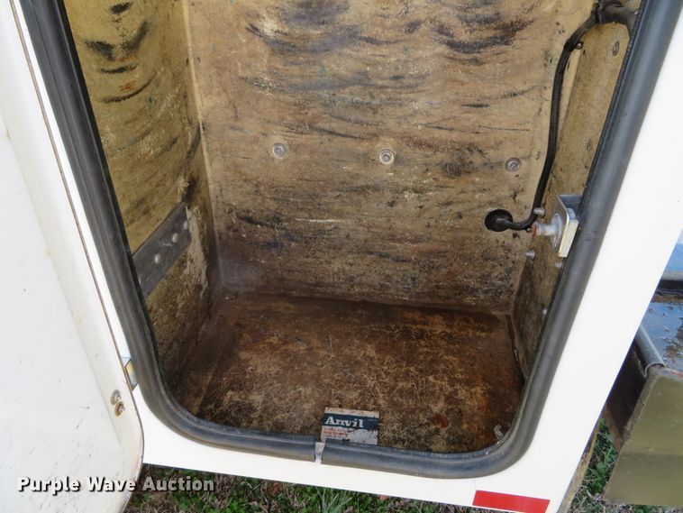 image for item DN5747 2001 Ford F450 Super Duty  bucket truck