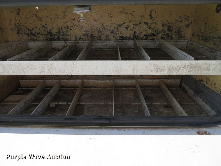 image for item DN5747 2001 Ford F450 Super Duty  bucket truck