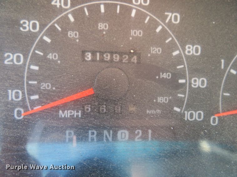 image for item DN5747 2001 Ford F450 Super Duty  bucket truck