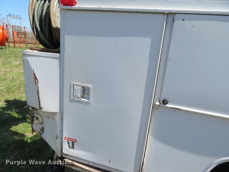 image for item DN5748 2011 Dodge Ram 5500 Heavy Duty  bucket truck