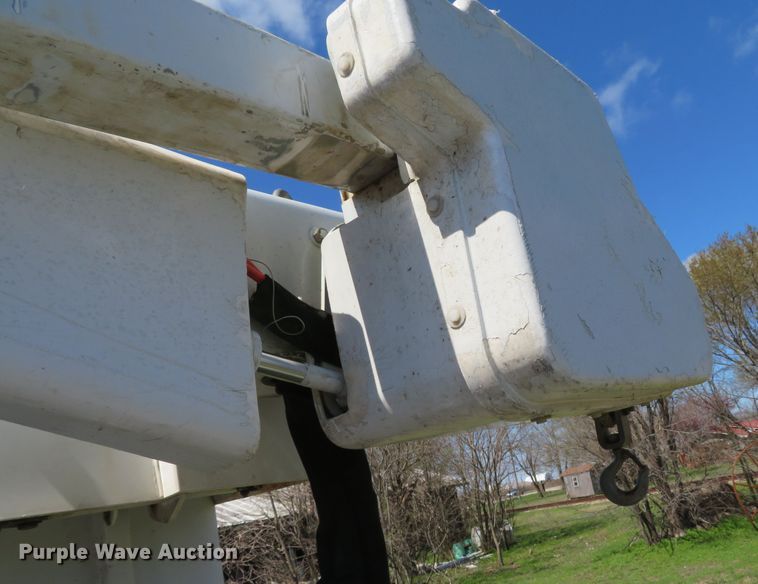 image for item DN5748 2011 Dodge Ram 5500 Heavy Duty  bucket truck