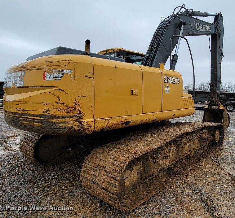 image for item FL9092 2009 John Deere 240D LC  excavator