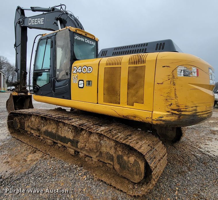 image for item FL9092 2009 John Deere 240D LC  excavator