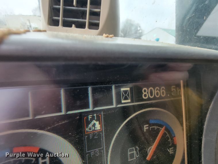 image for item FL9092 2009 John Deere 240D LC  excavator