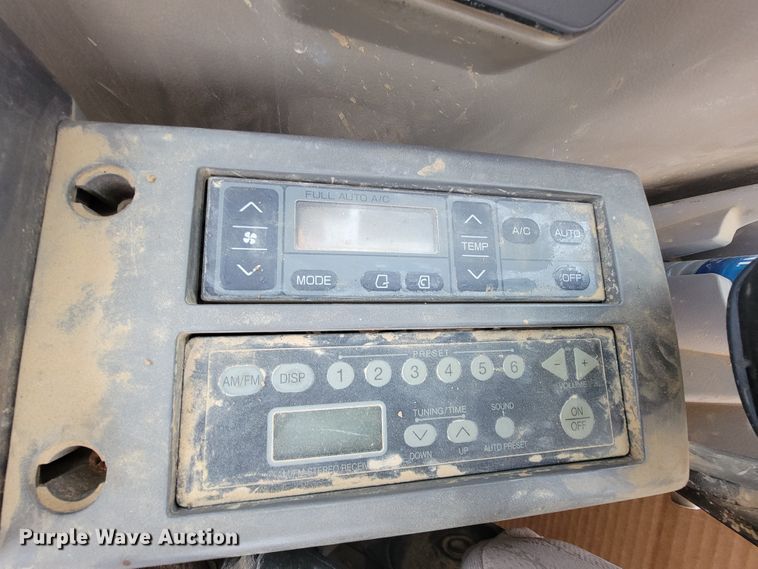 image for item FL9092 2009 John Deere 240D LC  excavator