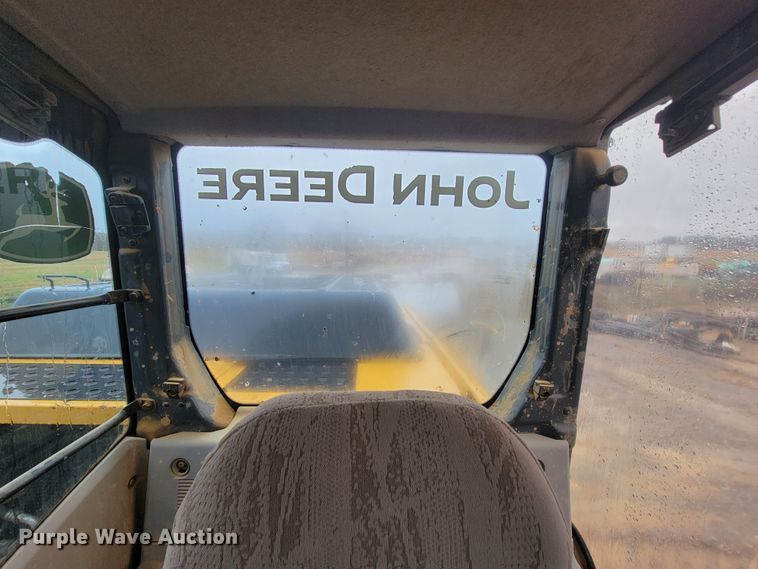 image for item FL9092 2009 John Deere 240D LC  excavator