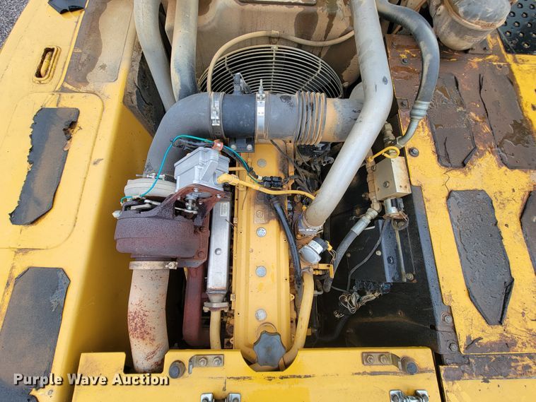 image for item FL9092 2009 John Deere 240D LC  excavator