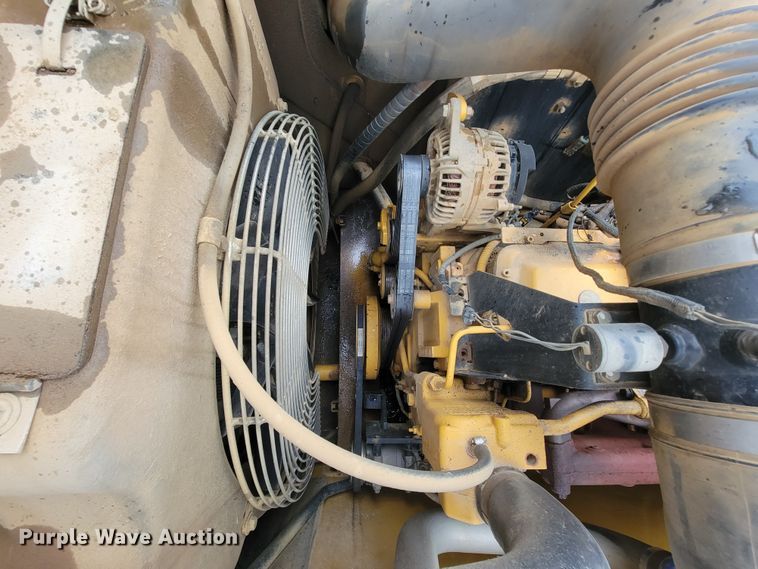 image for item FL9092 2009 John Deere 240D LC  excavator