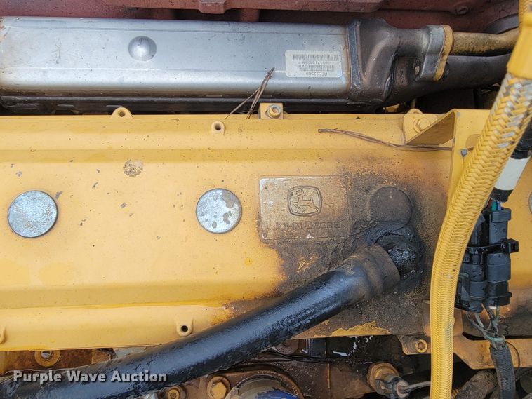 image for item FL9092 2009 John Deere 240D LC  excavator