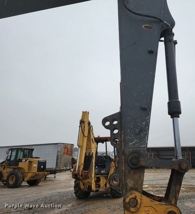 image for item FL9092 2009 John Deere 240D LC  excavator