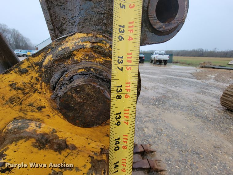 image for item FL9092 2009 John Deere 240D LC  excavator