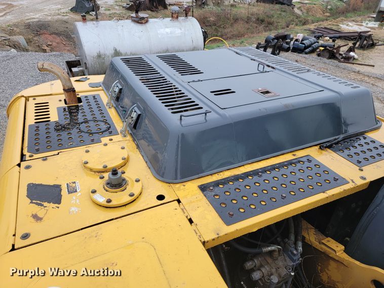 image for item FL9092 2009 John Deere 240D LC  excavator