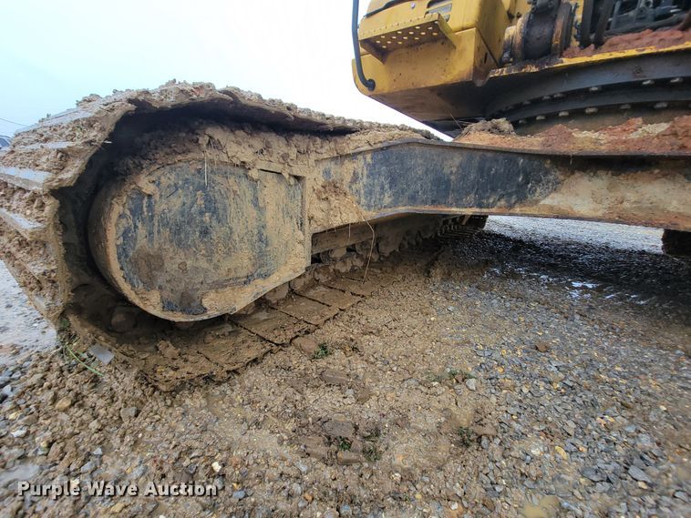 image for item FL9092 2009 John Deere 240D LC  excavator