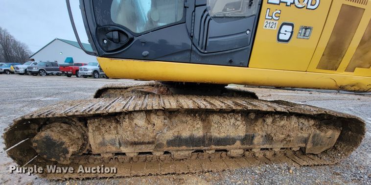 image for item FL9092 2009 John Deere 240D LC  excavator