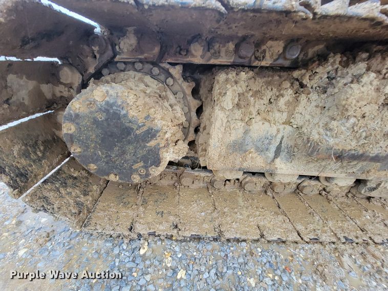 image for item FL9092 2009 John Deere 240D LC  excavator