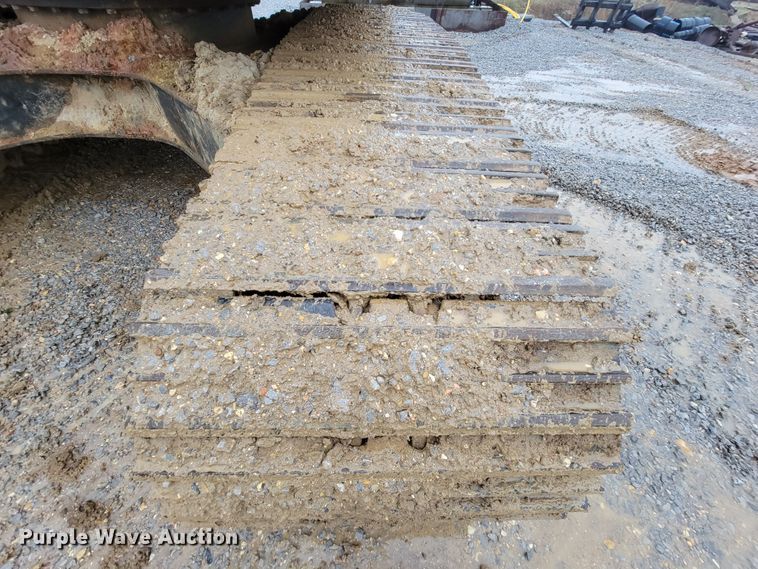 image for item FL9092 2009 John Deere 240D LC  excavator