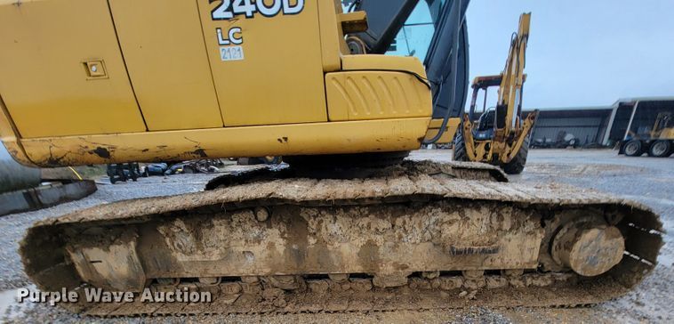 image for item FL9092 2009 John Deere 240D LC  excavator