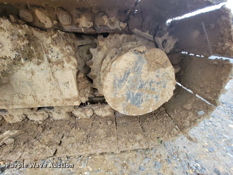 image for item FL9092 2009 John Deere 240D LC  excavator