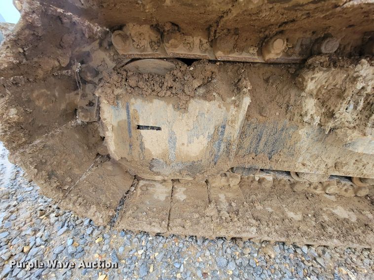 image for item FL9092 2009 John Deere 240D LC  excavator