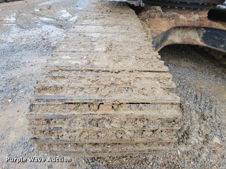 image for item FL9092 2009 John Deere 240D LC  excavator