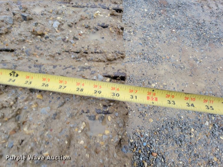 image for item FL9092 2009 John Deere 240D LC  excavator