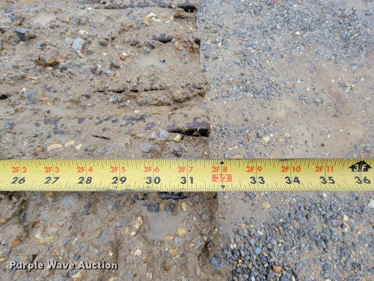 image for item FL9092 2009 John Deere 240D LC  excavator