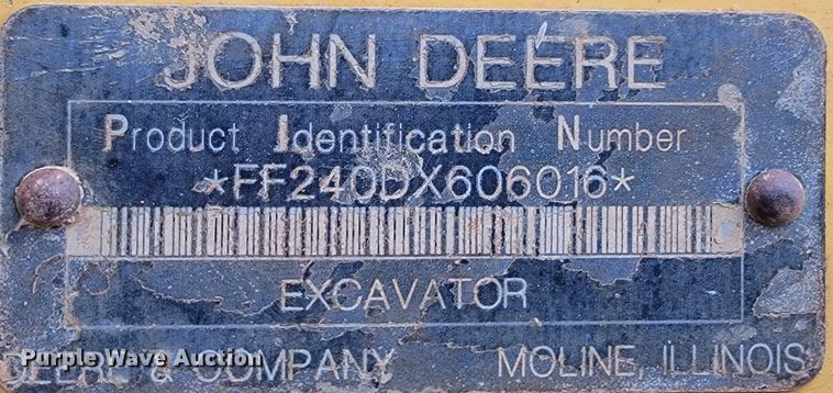 image for item FL9092 2009 John Deere 240D LC  excavator