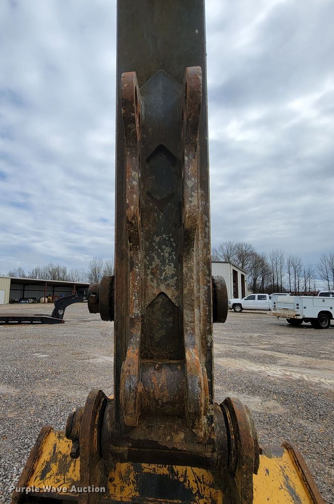 image for item FL9092 2009 John Deere 240D LC  excavator