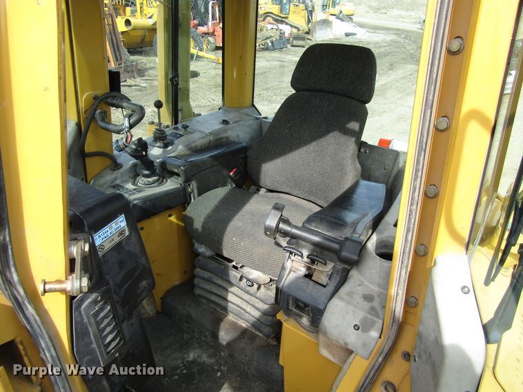 image for item GC9839 2006 Caterpillar D5N  LGP dozer