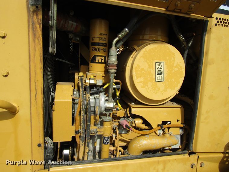 image for item GC9839 2006 Caterpillar D5N  LGP dozer