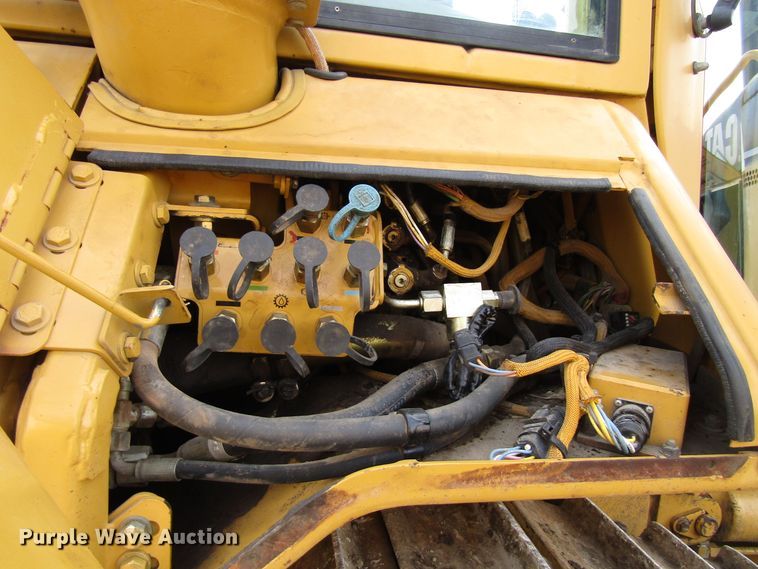 image for item GC9839 2006 Caterpillar D5N  LGP dozer