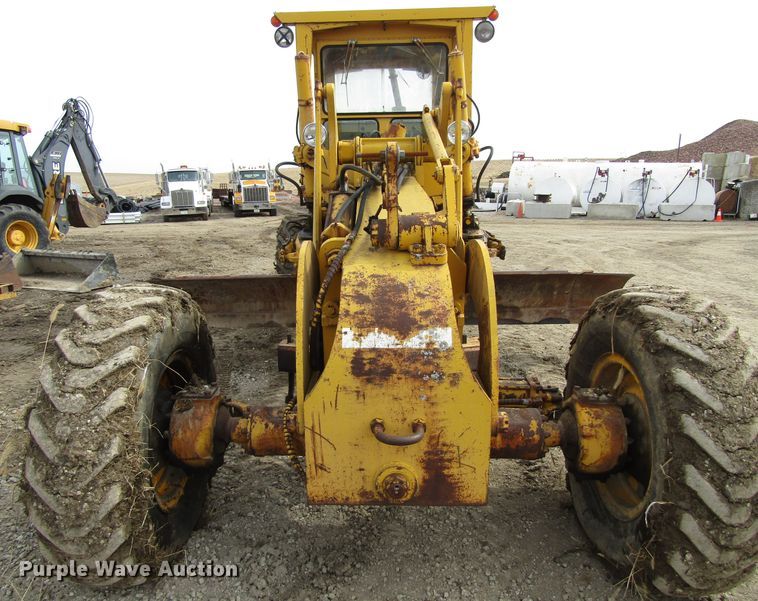 image for item GC9840 1973 Austin Western Super 300  rigid frame motor grader