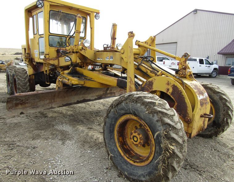 image for item GC9840 1973 Austin Western Super 300  rigid frame motor grader