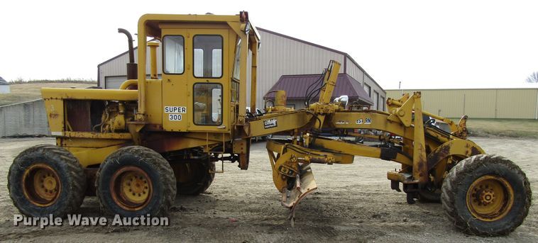 image for item GC9840 1973 Austin Western Super 300  rigid frame motor grader