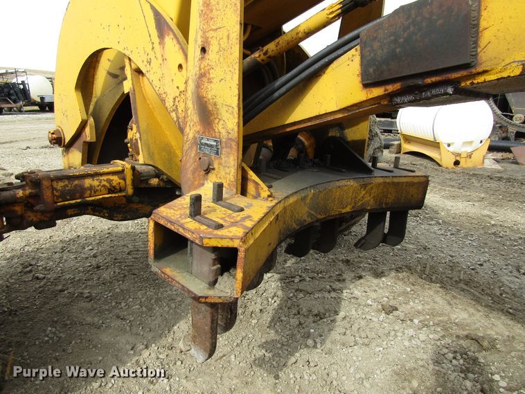 image for item GC9840 1973 Austin Western Super 300  rigid frame motor grader