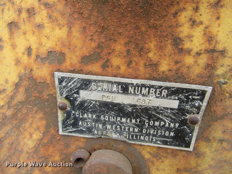 image for item GC9840 1973 Austin Western Super 300  rigid frame motor grader