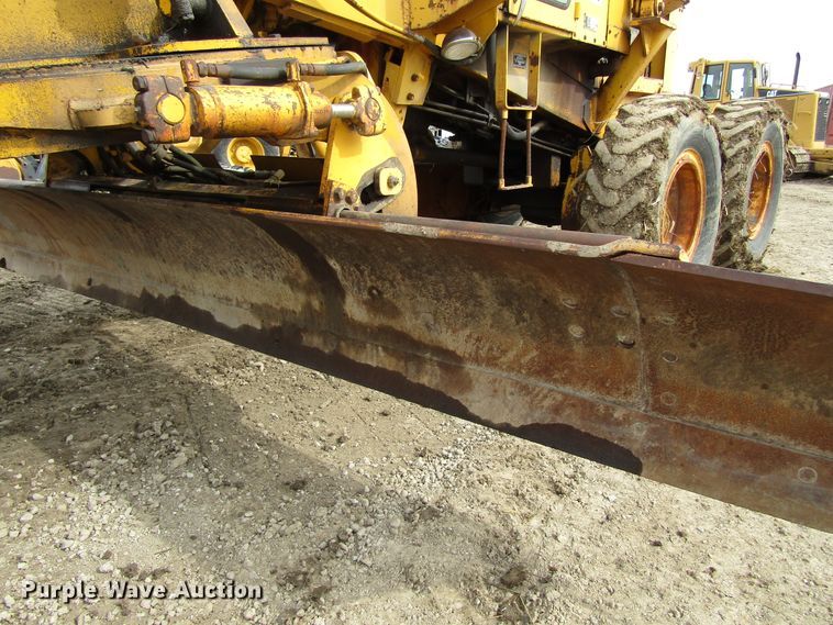 image for item GC9840 1973 Austin Western Super 300  rigid frame motor grader