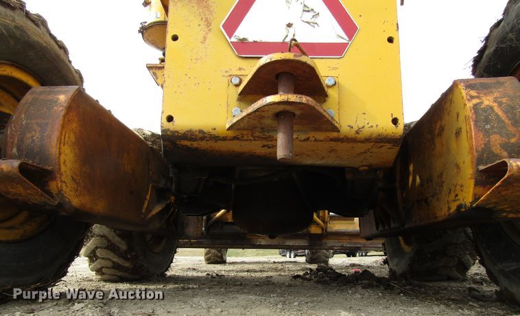 image for item GC9840 1973 Austin Western Super 300  rigid frame motor grader