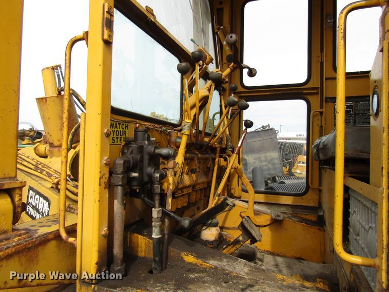 image for item GC9840 1973 Austin Western Super 300  rigid frame motor grader